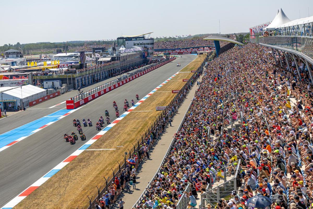 100 Jaar Tt Circuit Assen 2025 Glamping Incl Stroom Esterno foto