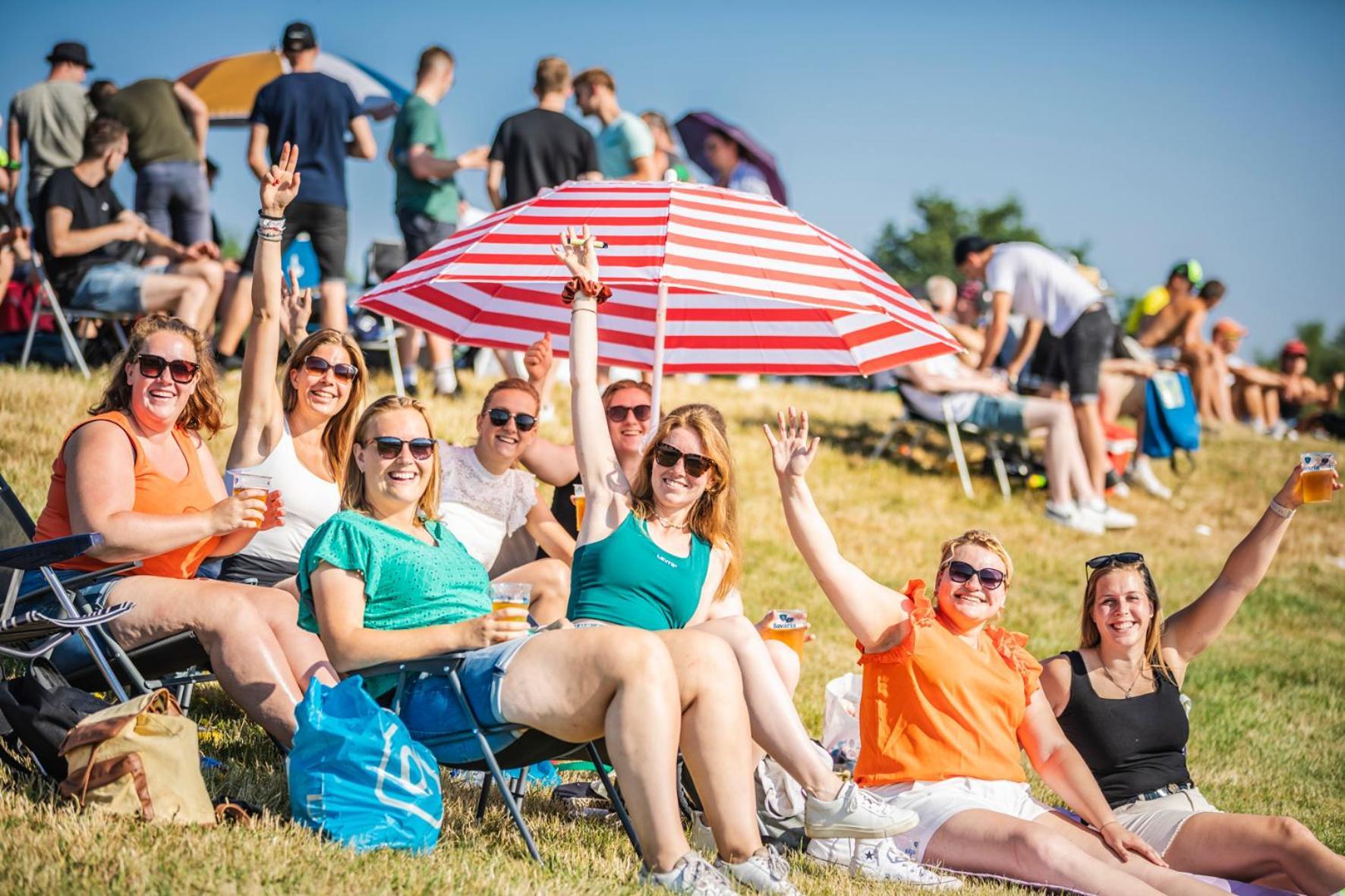 100 Jaar Tt Circuit Assen 2025 Glamping Incl Stroom Esterno foto