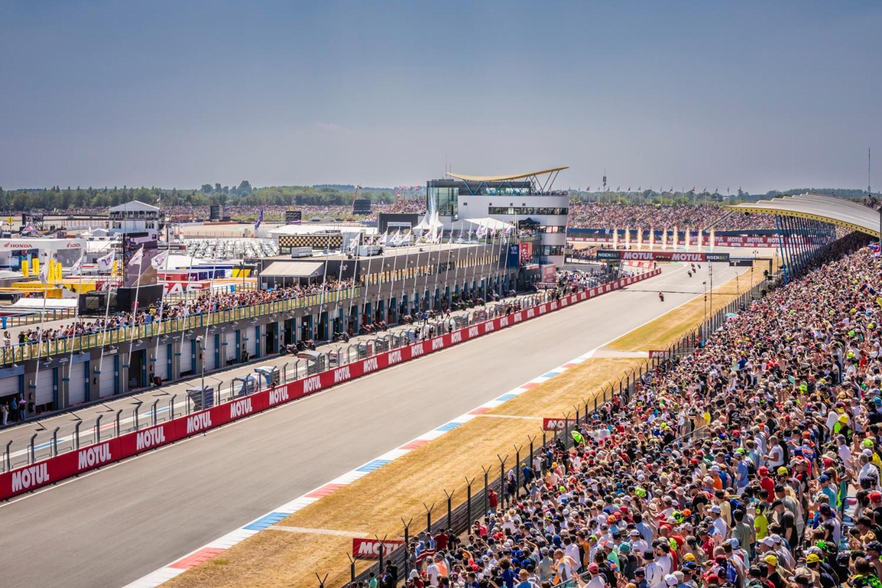100 Jaar Tt Circuit Assen 2025 Glamping Incl Stroom Esterno foto