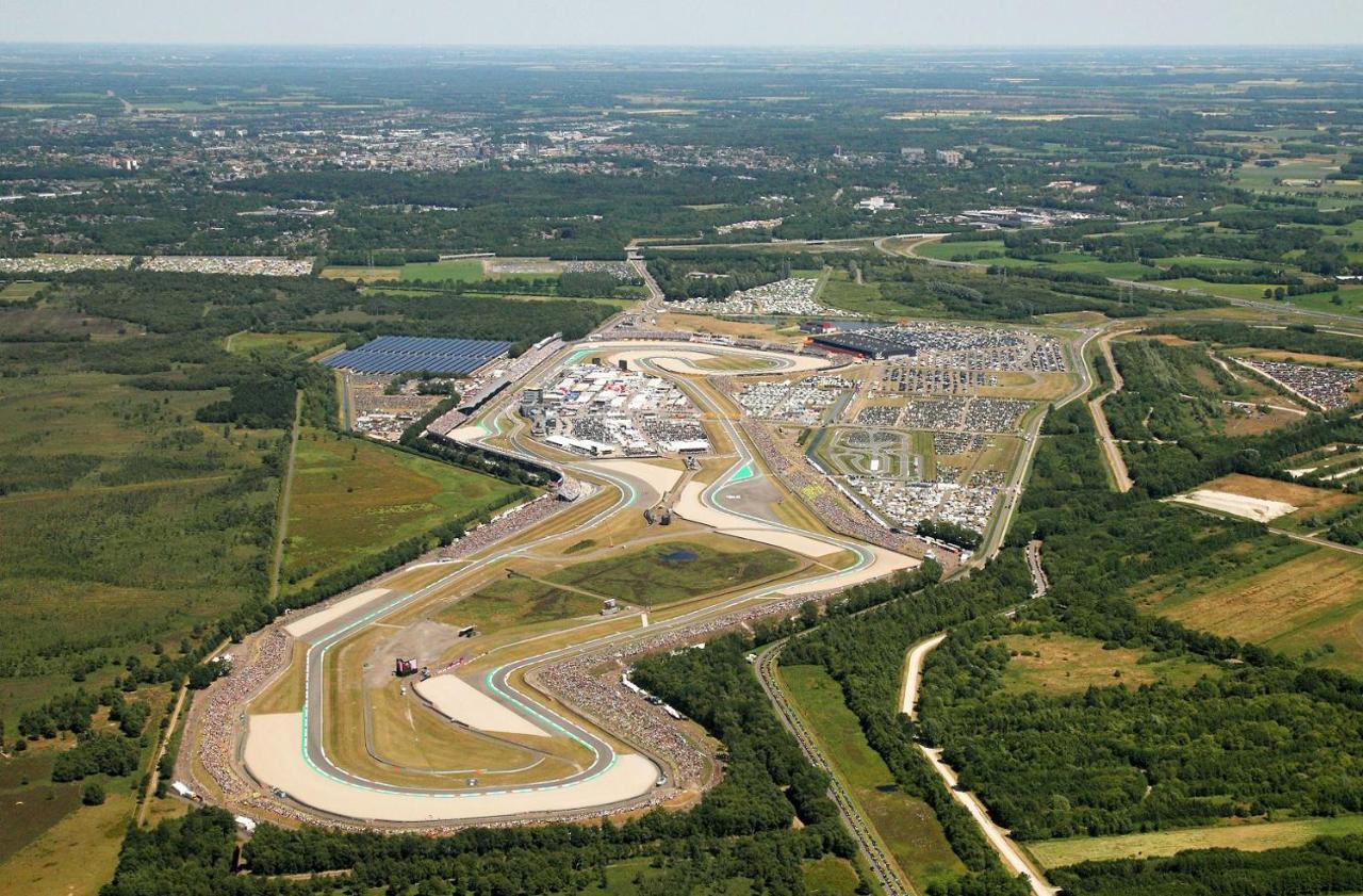 100 Jaar Tt Circuit Assen 2025 Glamping Incl Stroom Esterno foto